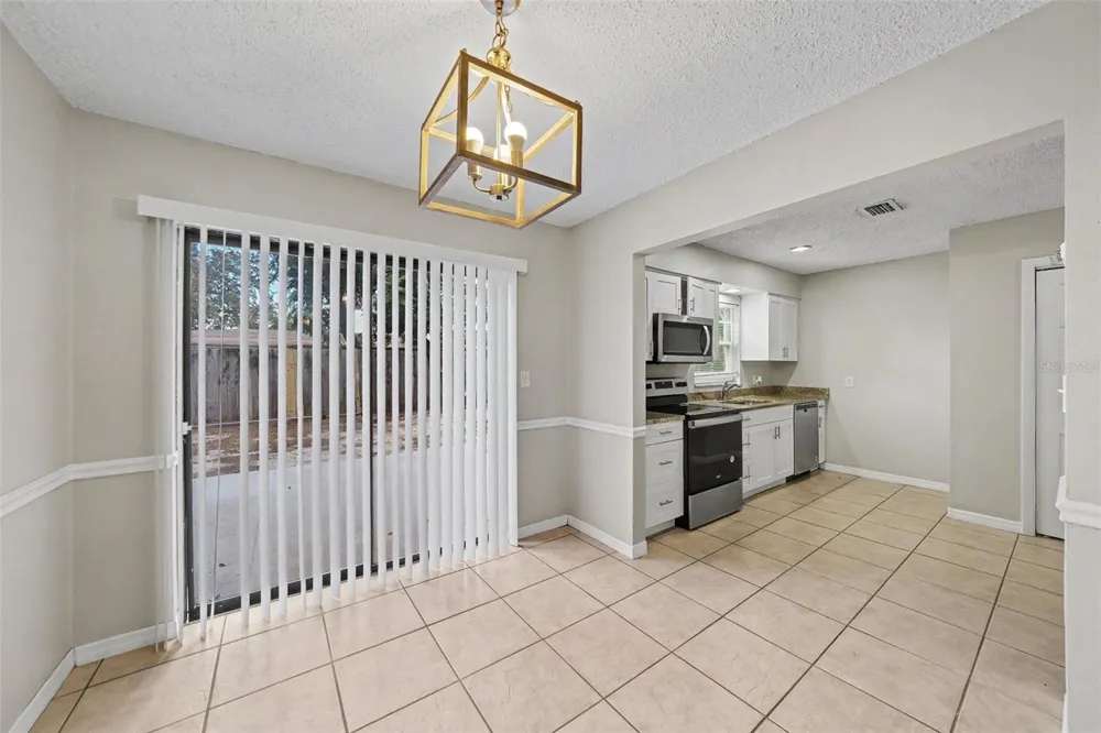 10410 27TH STREET Tampa, FL 33612
