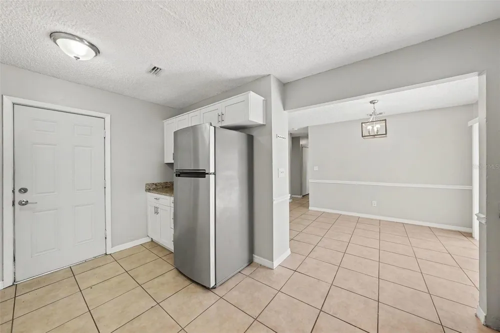 10410 27TH STREET Tampa, FL 33612
