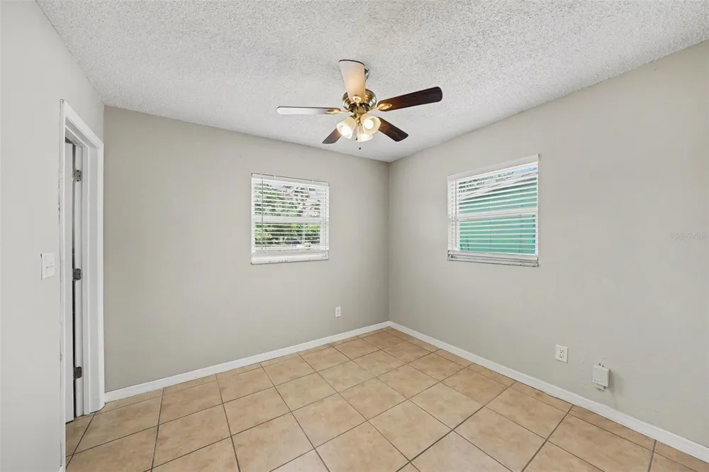 10410 27TH STREET Tampa, FL 33612
