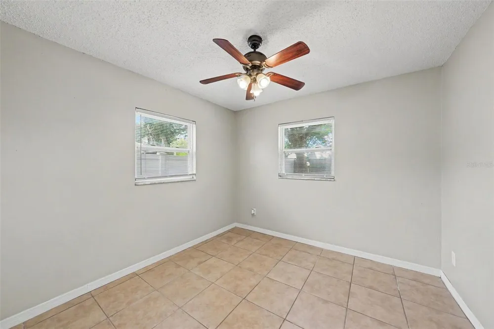 10410 27TH STREET Tampa, FL 33612