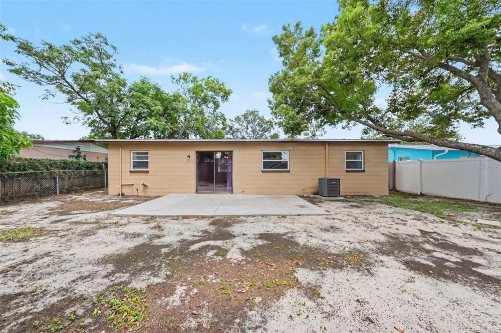 10410 27TH STREET Tampa, FL 33612