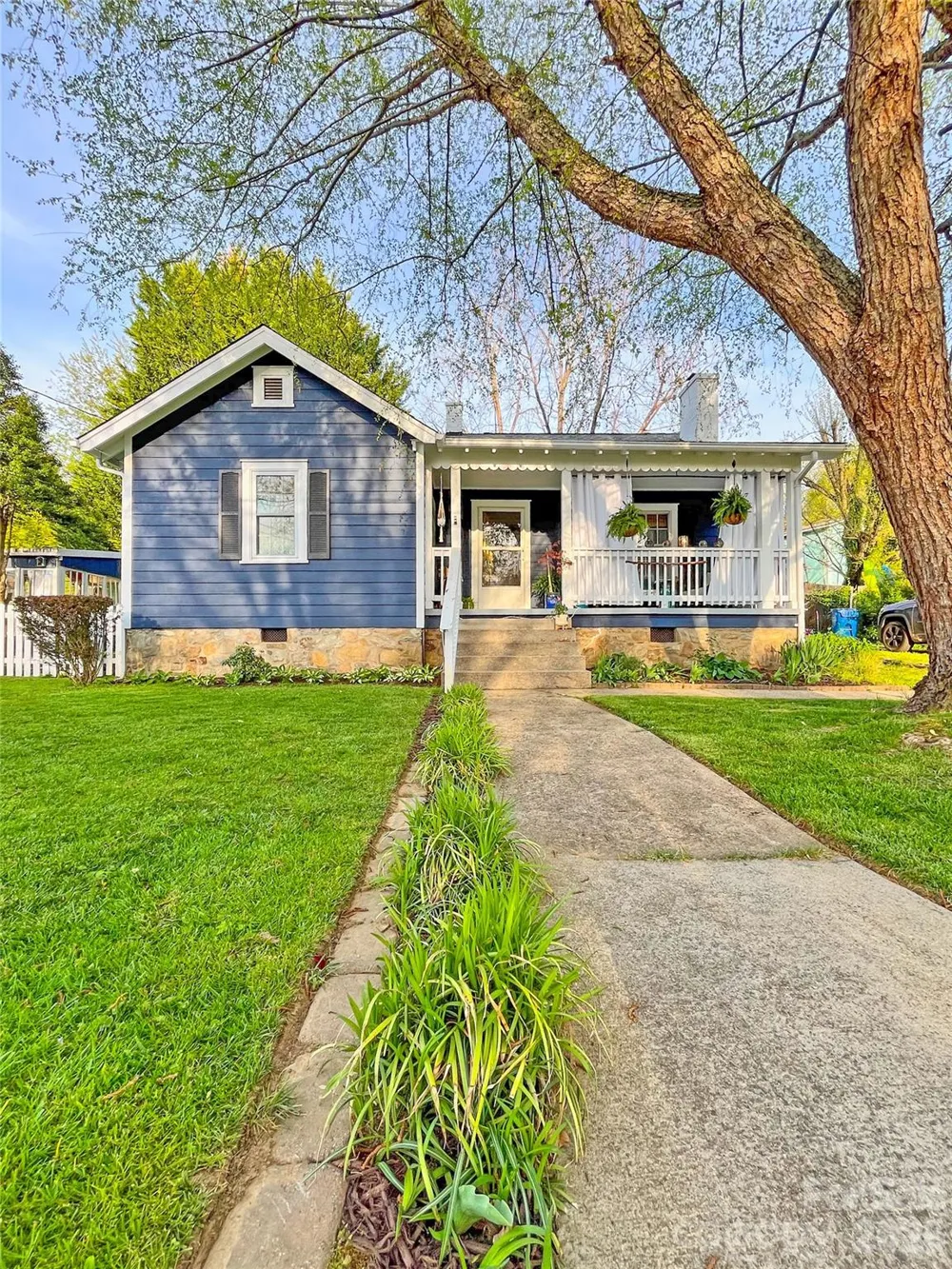 271 Brook Street Waynesville, NC 28786