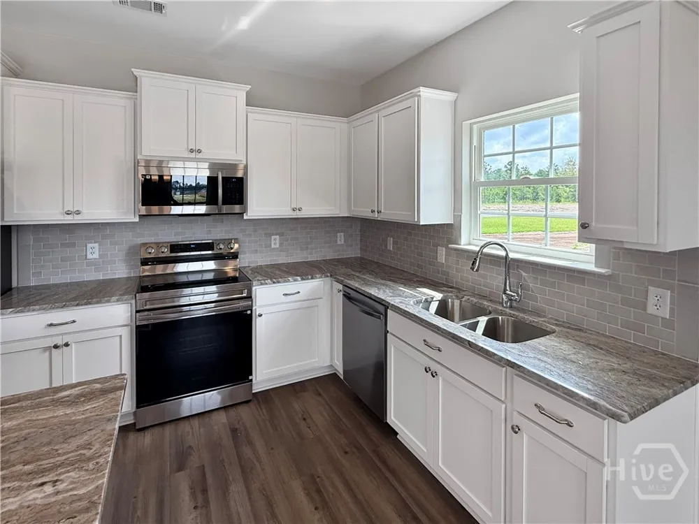 493 Buckhead Loop SE Allenhurst, GA 31301