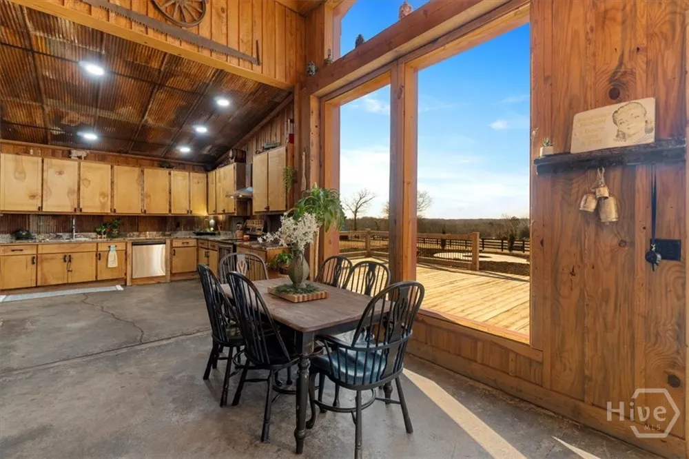 284 Snow Farm Road Hull, GA 30646