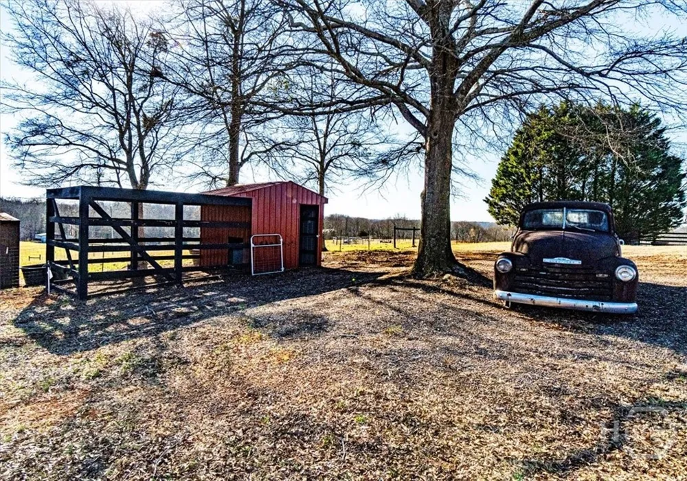 284 Snow Farm Road Hull, GA 30646
