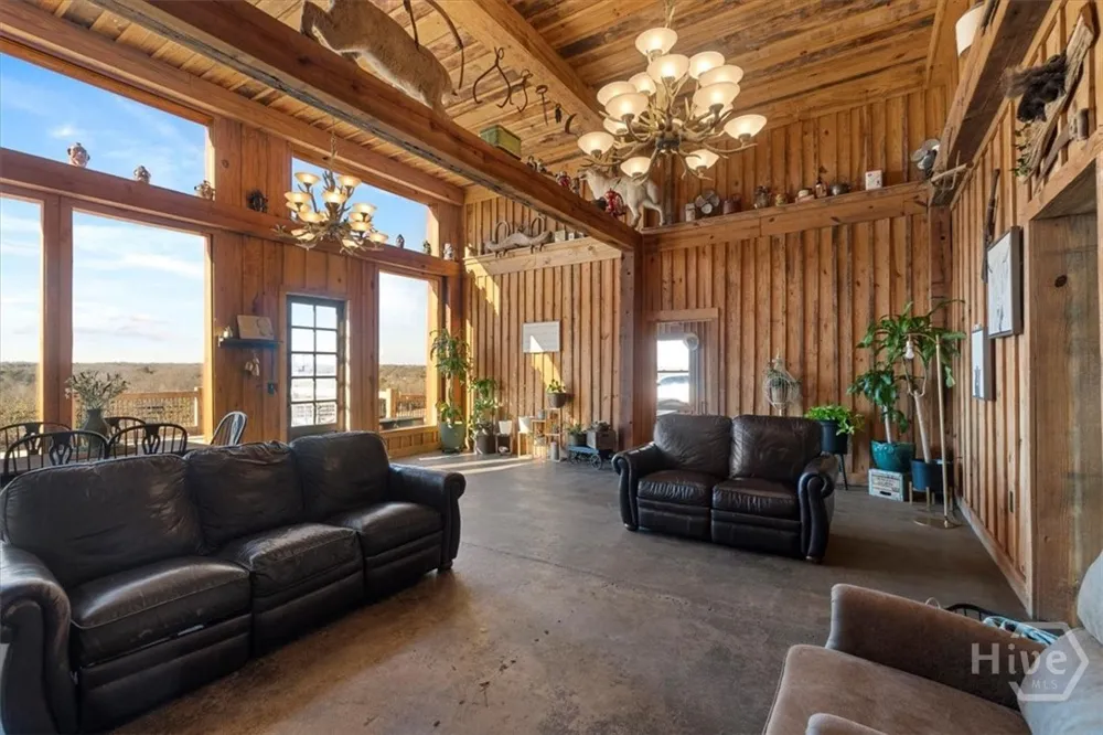 284 Snow Farm Road Hull, GA 30646