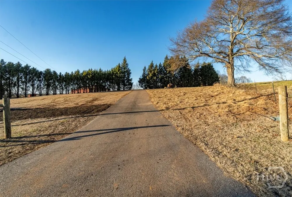 284 Snow Farm Road Hull, GA 30646