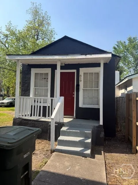 1703 Reynolds Street Savannah, GA 31401