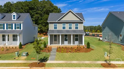 912 Stow Lane
