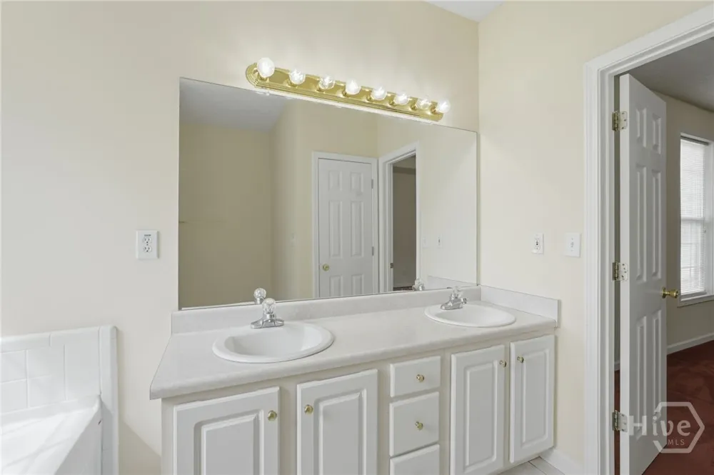 95 Old Hickory Lane Oxford, GA 30054