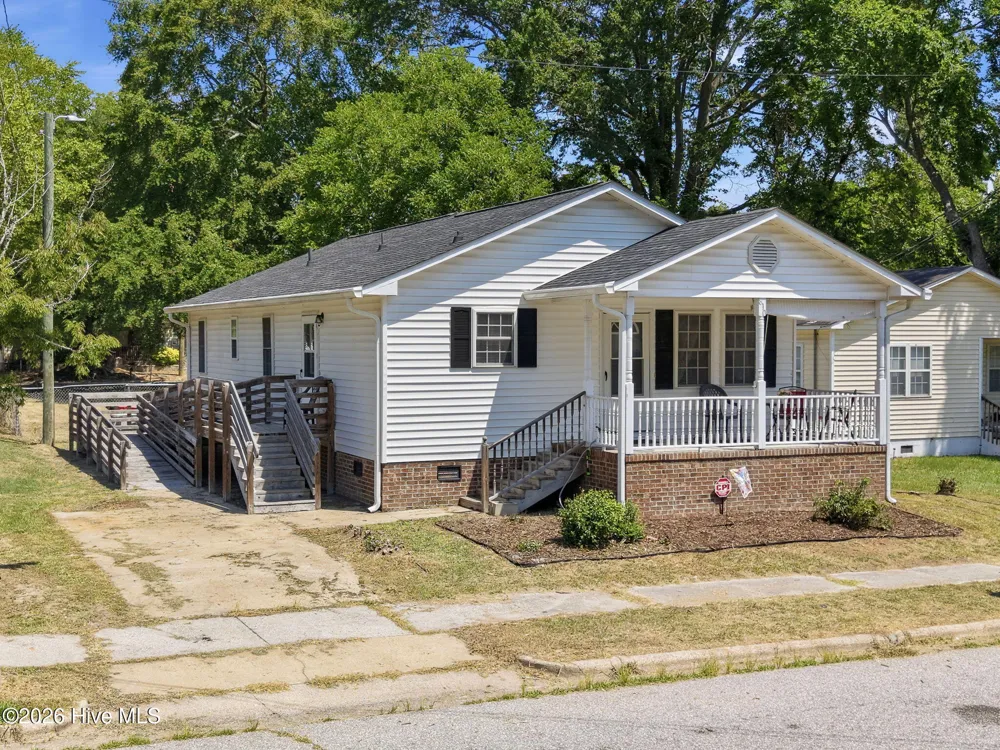 810 E Saint John Street Tarboro, NC 27886