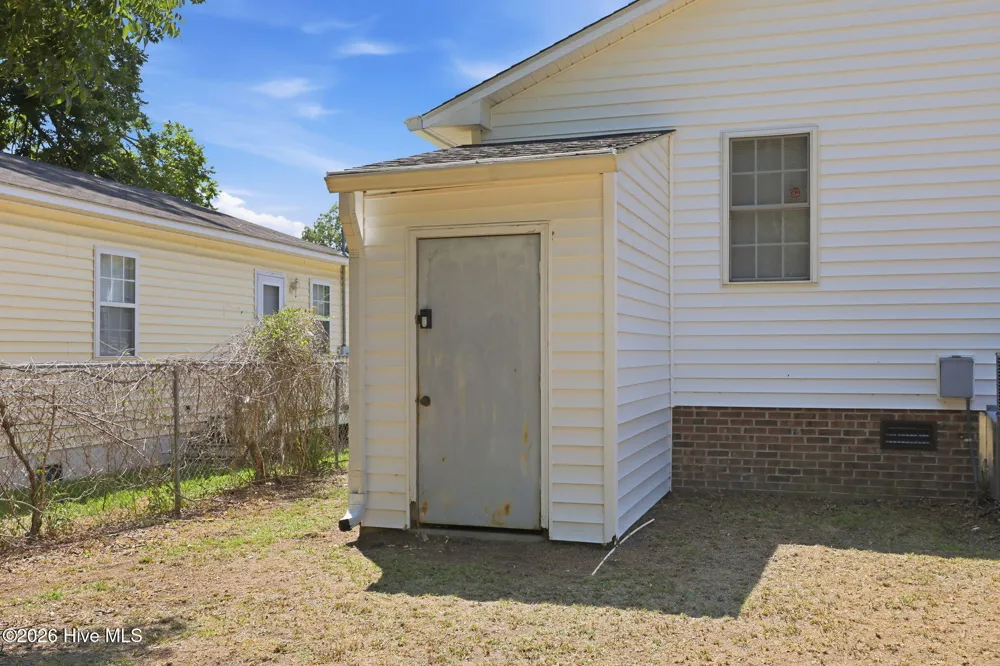 810 E Saint John Street Tarboro, NC 27886
