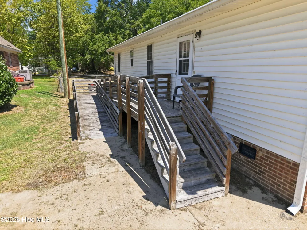 810 E Saint John Street Tarboro, NC 27886