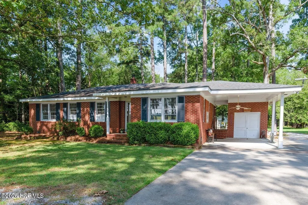 3286 Nc 122 S Pinetops, NC 27864