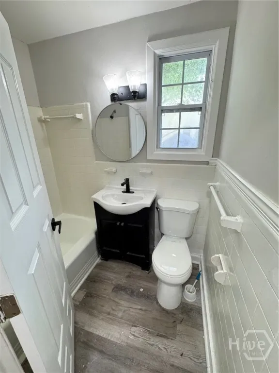 1320 E 53rd Street Savannah, GA 31404