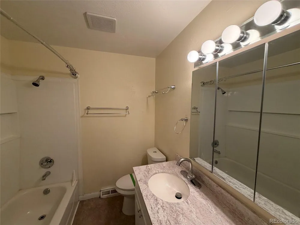 6218 S Cherry Circle Centennial, CO 80121