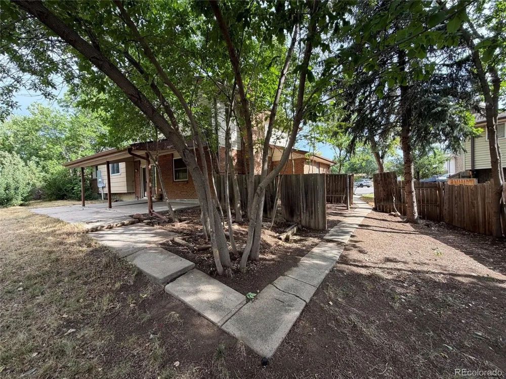 6218 S Cherry Circle Centennial, CO 80121