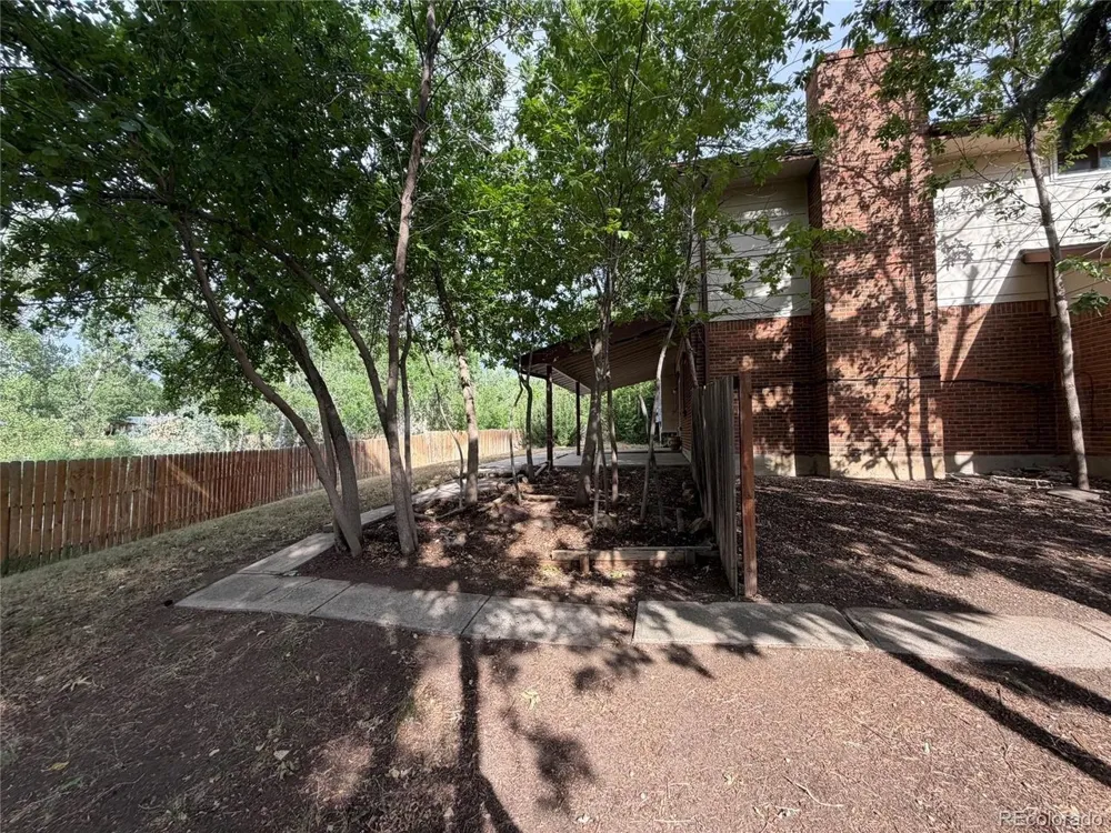 6218 S Cherry Circle Centennial, CO 80121