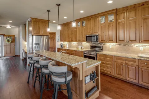7204 Fairway Lane