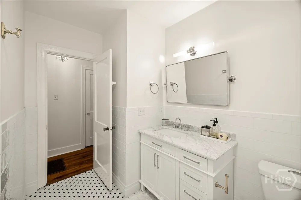 1318 E 51st Street Savannah, GA 31404