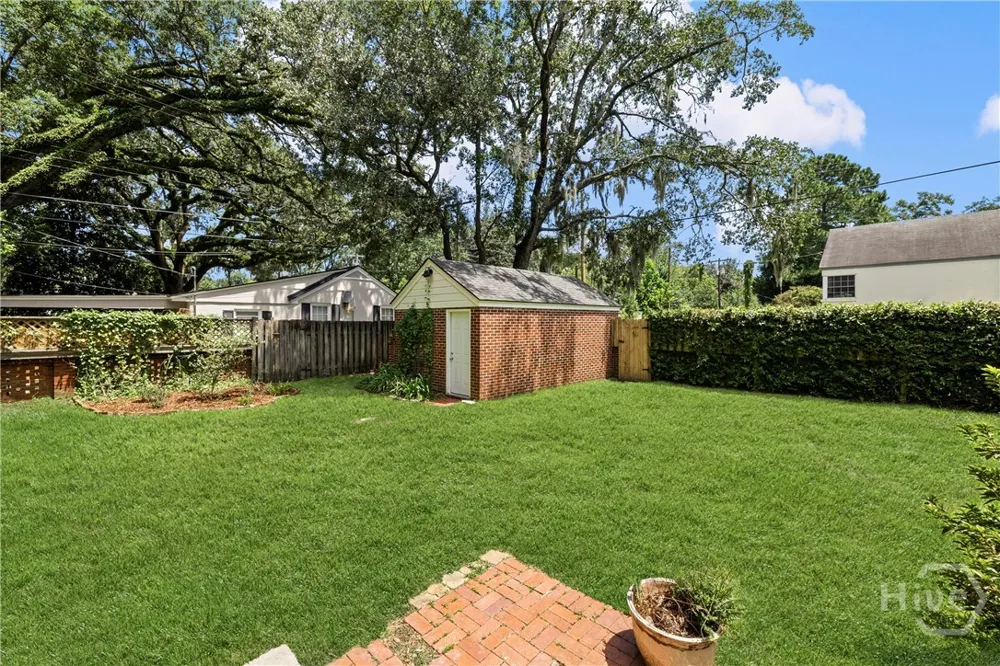 1318 E 51st Street Savannah, GA 31404