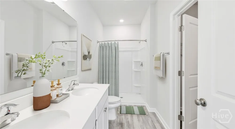 2 Venice Place #Crane Pooler, GA 31322