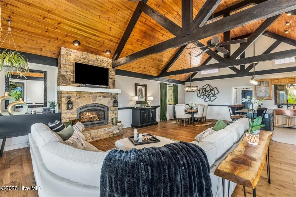 122 Oak Terrace Hayesville, NC 28904