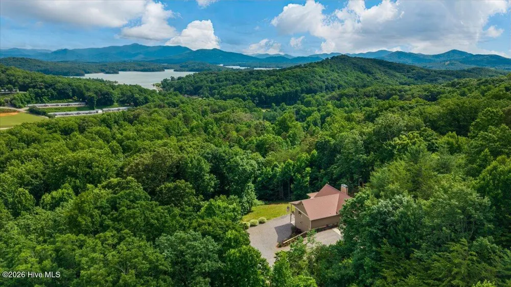 122 Oak Terrace Hayesville, NC 28904