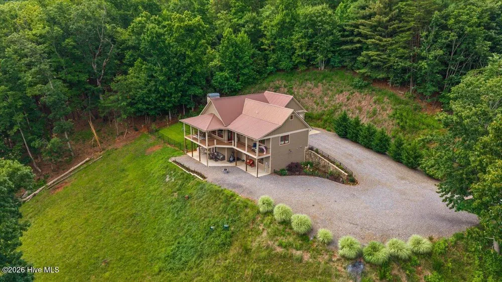 122 Oak Terrace Hayesville, NC 28904
