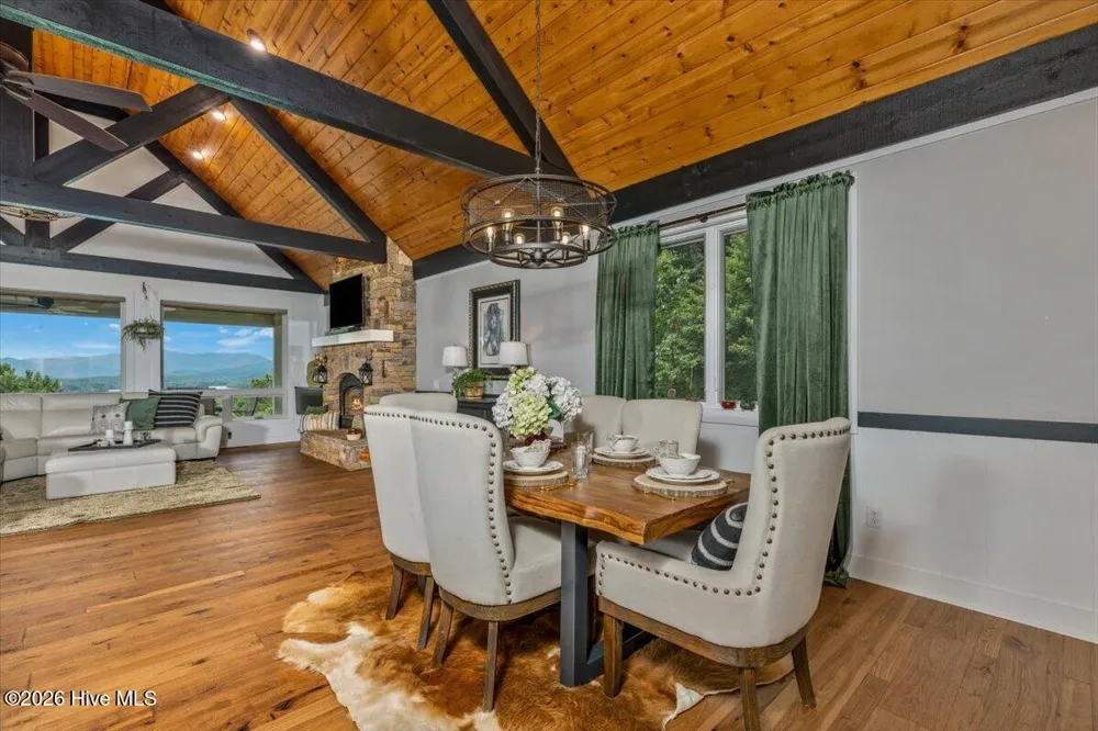 122 Oak Terrace Hayesville, NC 28904