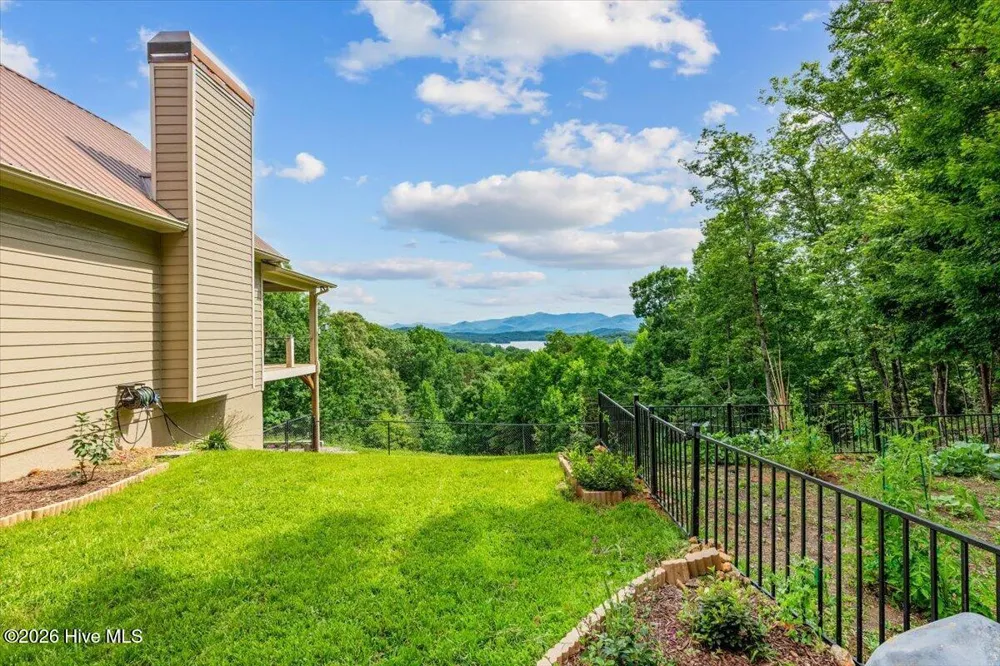 122 Oak Terrace Hayesville, NC 28904