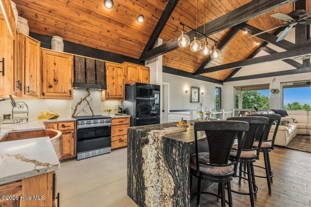 122 Oak Terrace Hayesville, NC 28904