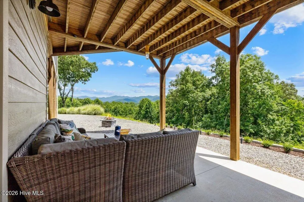 122 Oak Terrace Hayesville, NC 28904