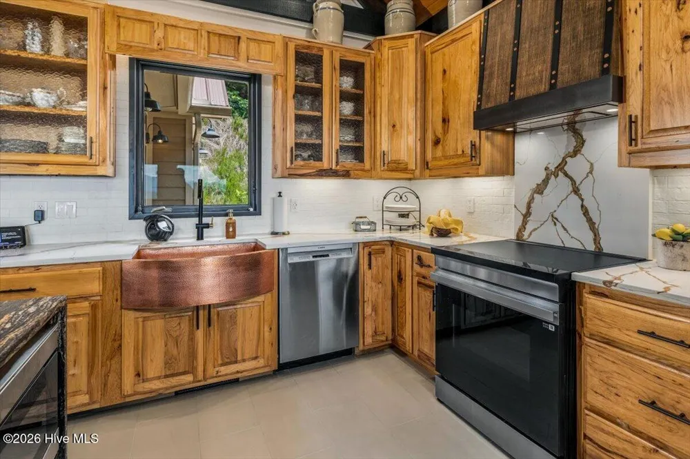 122 Oak Terrace Hayesville, NC 28904