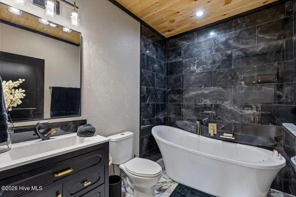 122 Oak Terrace Hayesville, NC 28904