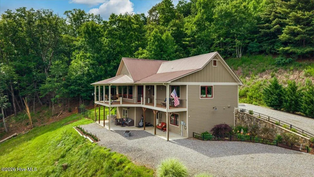 122 Oak Terrace Hayesville, NC 28904