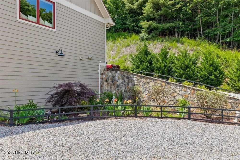122 Oak Terrace Hayesville, NC 28904