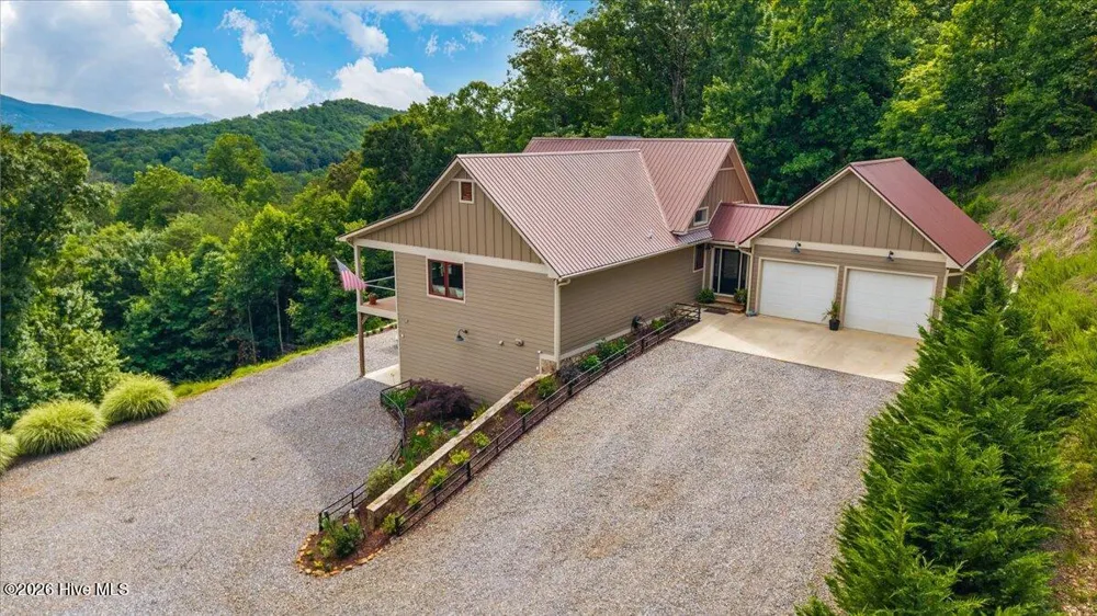 122 Oak Terrace Hayesville, NC 28904