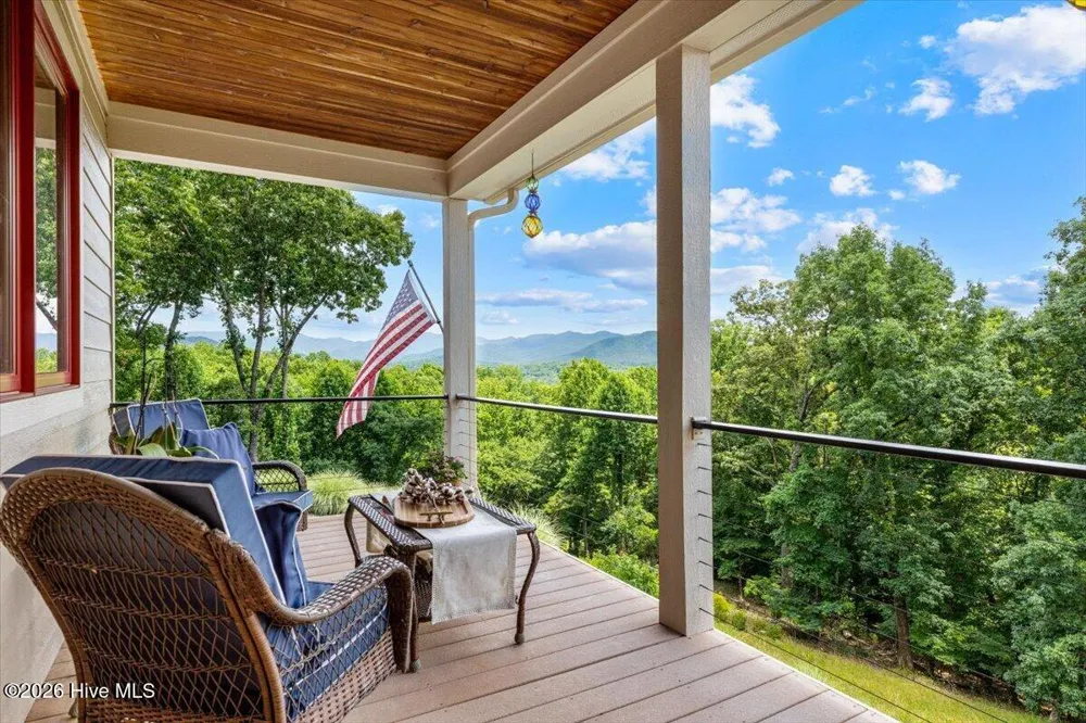 122 Oak Terrace Hayesville, NC 28904
