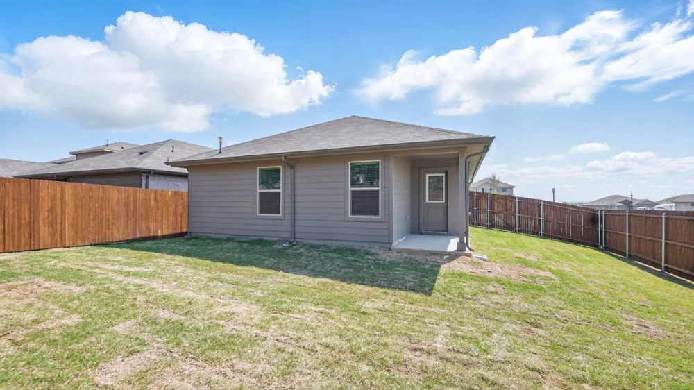 162 DAVIS LANE Newark, TX 76071