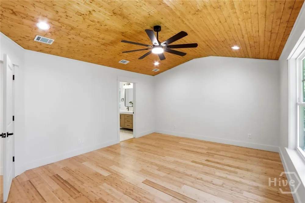 91 Sir Edward Teach Sunbury, GA 31320