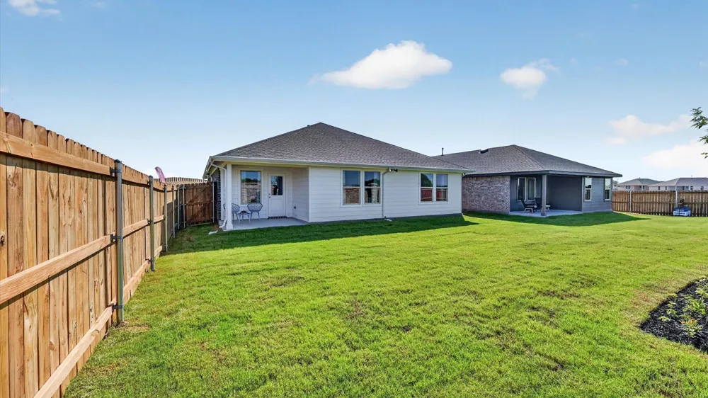 137 TUMBLEWEED DRIVE Newark, TX 76071