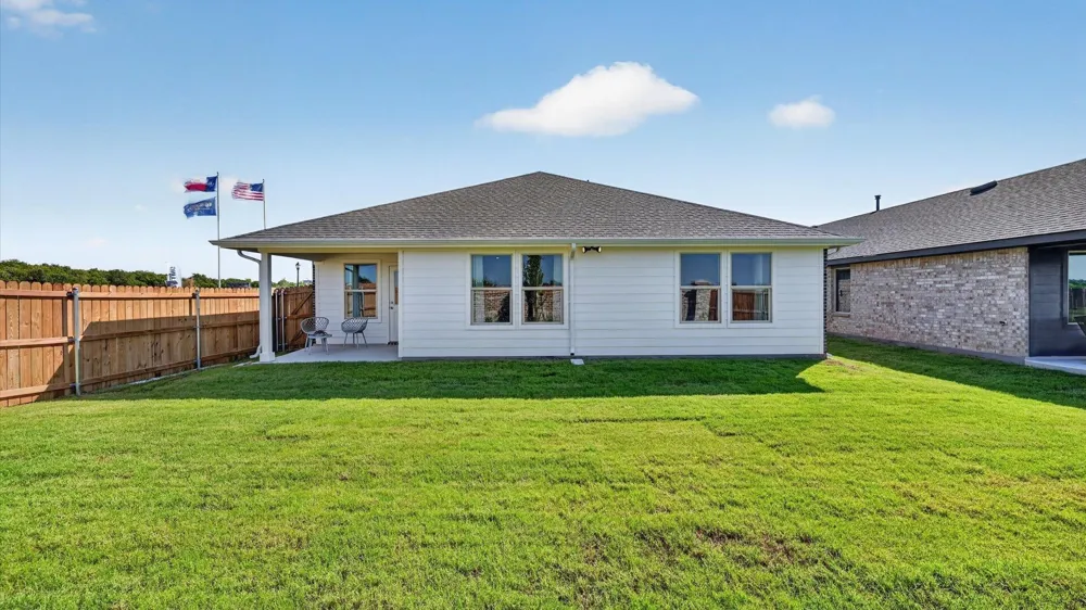 137 TUMBLEWEED DRIVE Newark, TX 76071