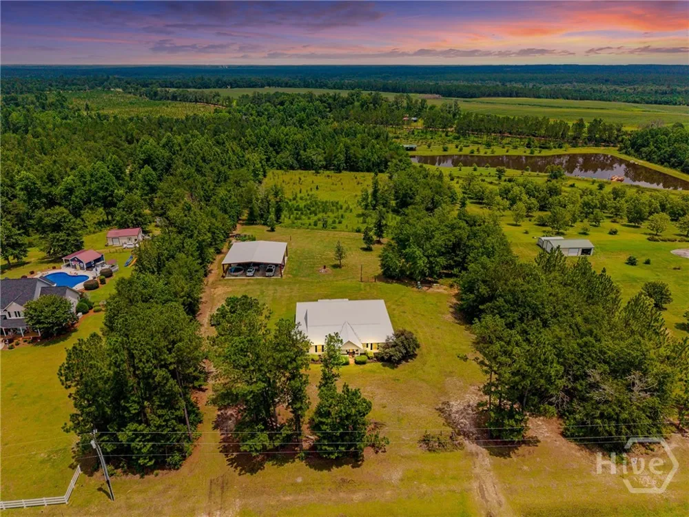 762 Old McLeod Bridge Road Adrian, GA 31002