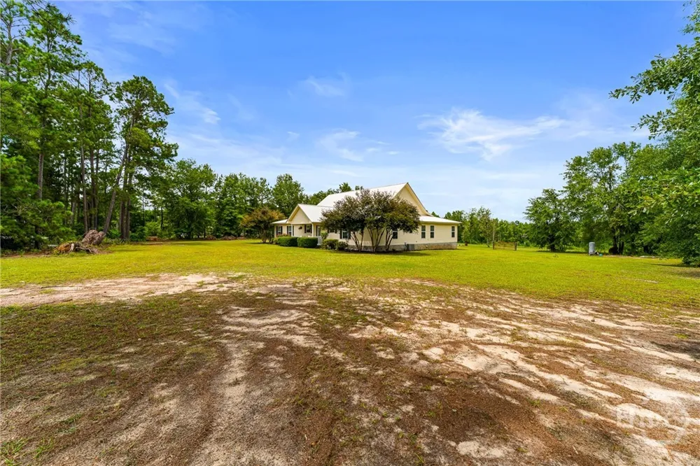 762 Old McLeod Bridge Road Adrian, GA 31002
