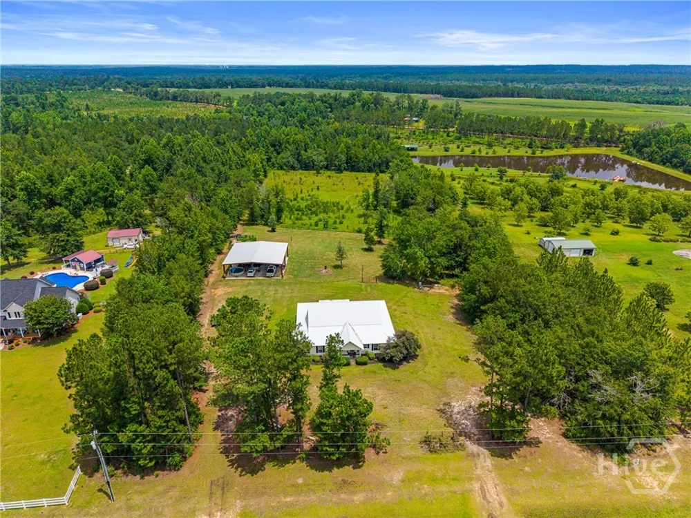 762 Old McLeod Bridge Road Adrian, GA 31002
