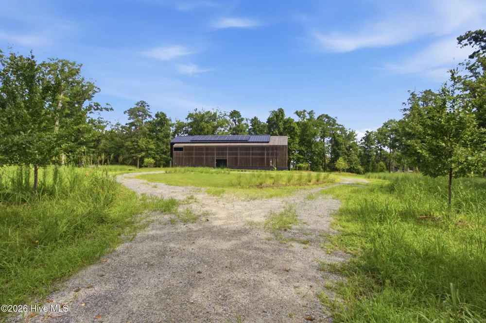 4725 Creeks Junction Road Blounts Creek, NC 27814