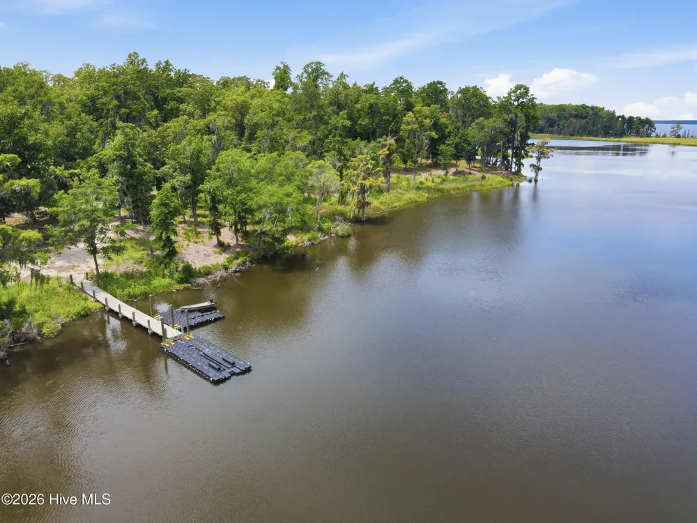 4725 Creeks Junction Road Blounts Creek, NC 27814