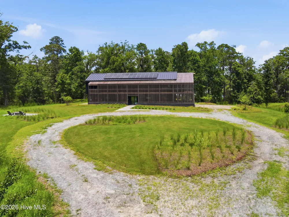 4725 Creeks Junction Road Blounts Creek, NC 27814