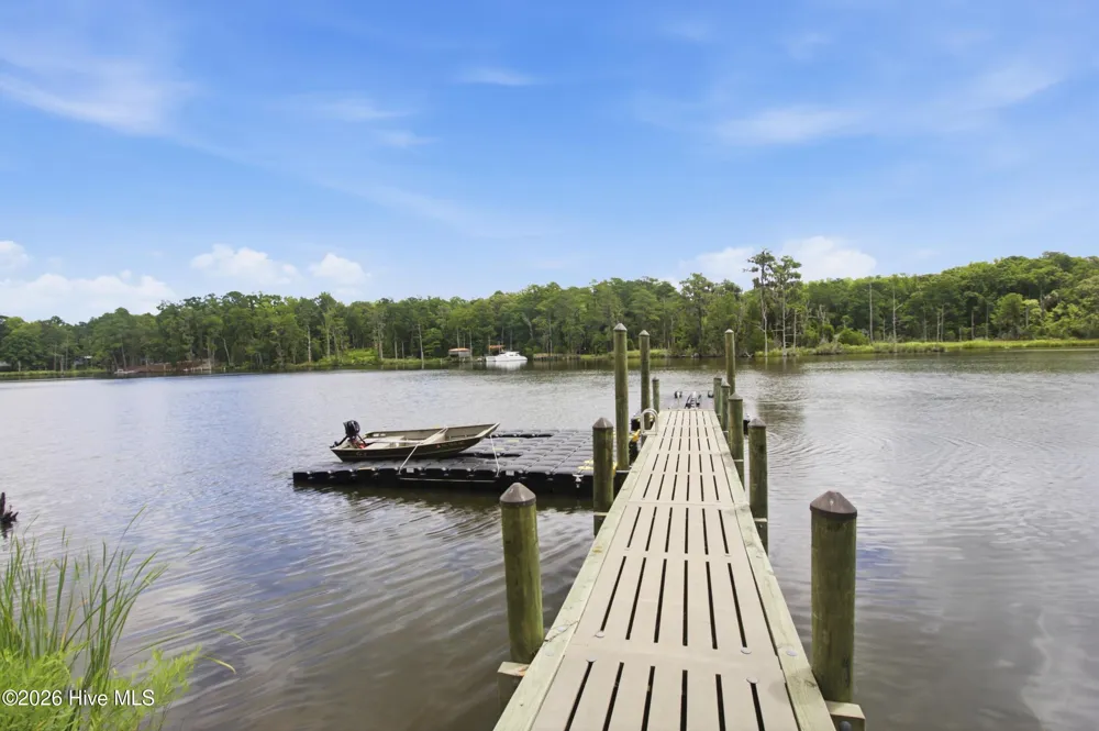 4725 Creeks Junction Road Blounts Creek, NC 27814